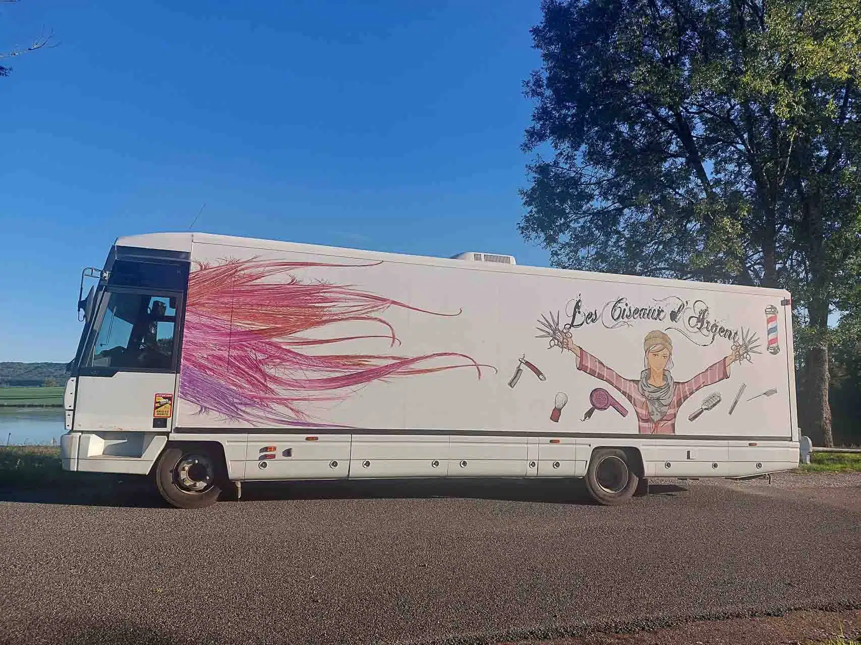 photo extérieur du camion